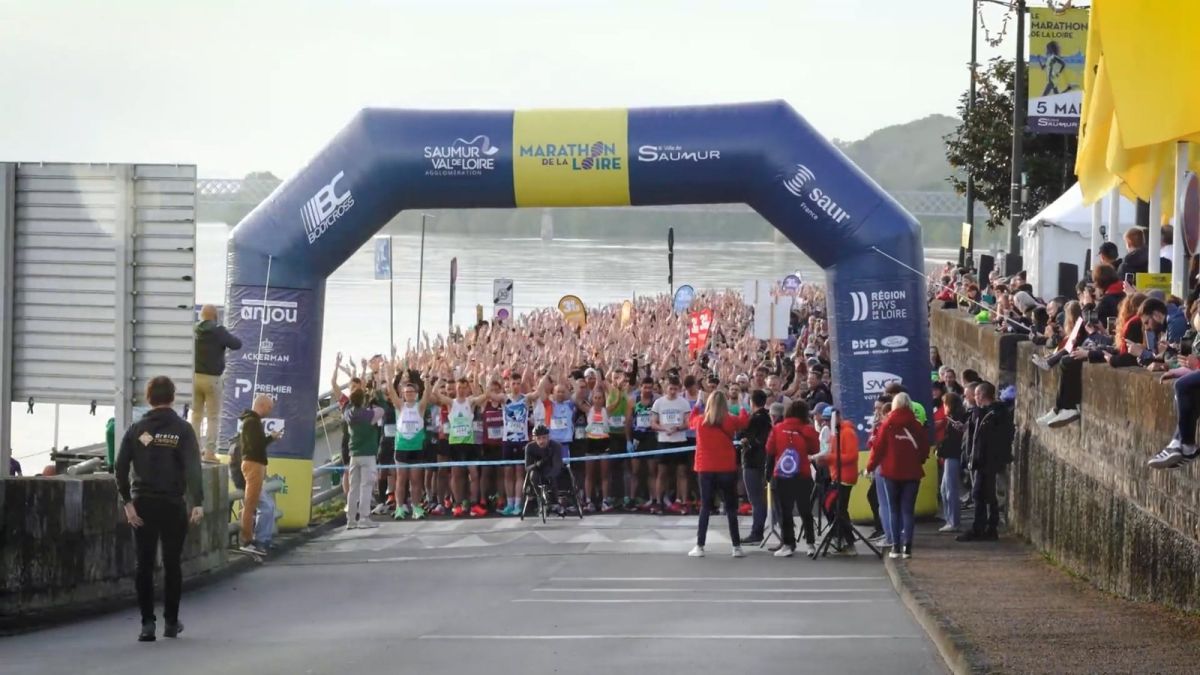 Départ du Marathon de la Loire 2024 sous l’arche, image du film réalisé par Pixim
